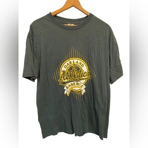 Vintage 1991 Oakland Athletics MLB Starter T-Shirt. Made in USA.‎ Size XL